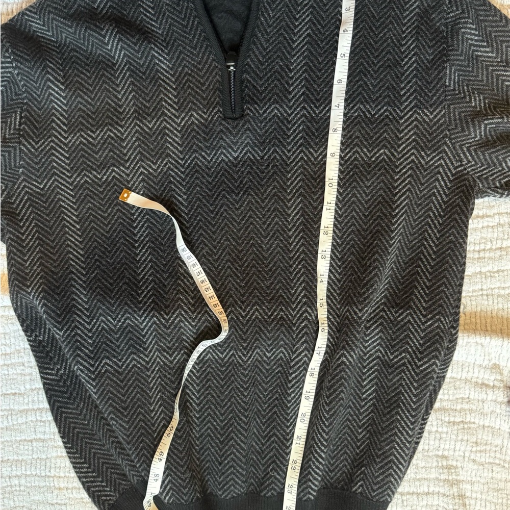 Men's Black and Gray Sweater